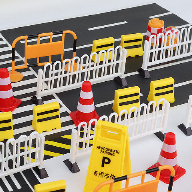 Kids Education Things - Mini Traffic Road Signs & Roadblock